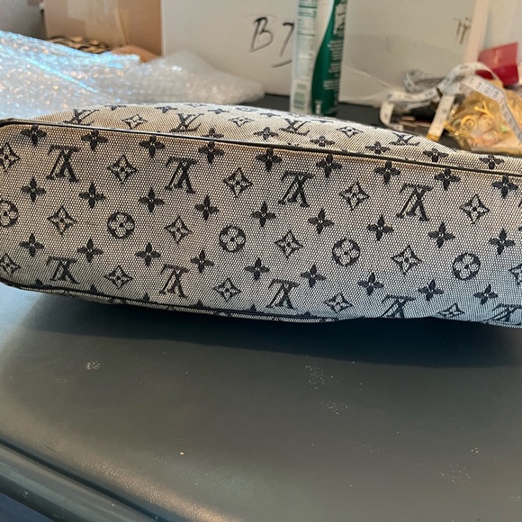 Louis Vuitton Denim Zip Tote - Picture 5 of 16